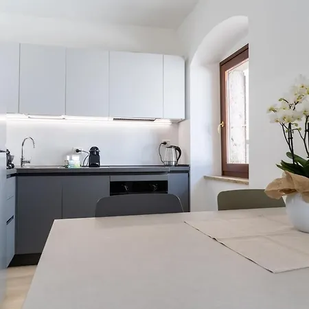 Del Borgo A 2 Passi Dal Lago, Quite * Γκάρντα