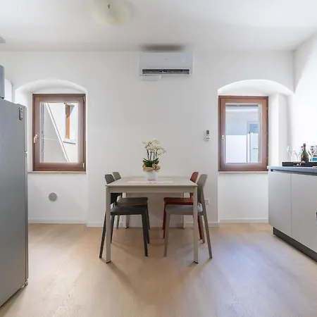 Del Borgo A 2 Passi Dal Lago, Quite Γκάρντα