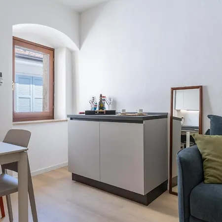 Del Borgo A 2 Passi Dal Lago, Quite Appartement Garde